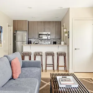  Villa Stunning - Walk Everywhere! Sleeps 6! United States